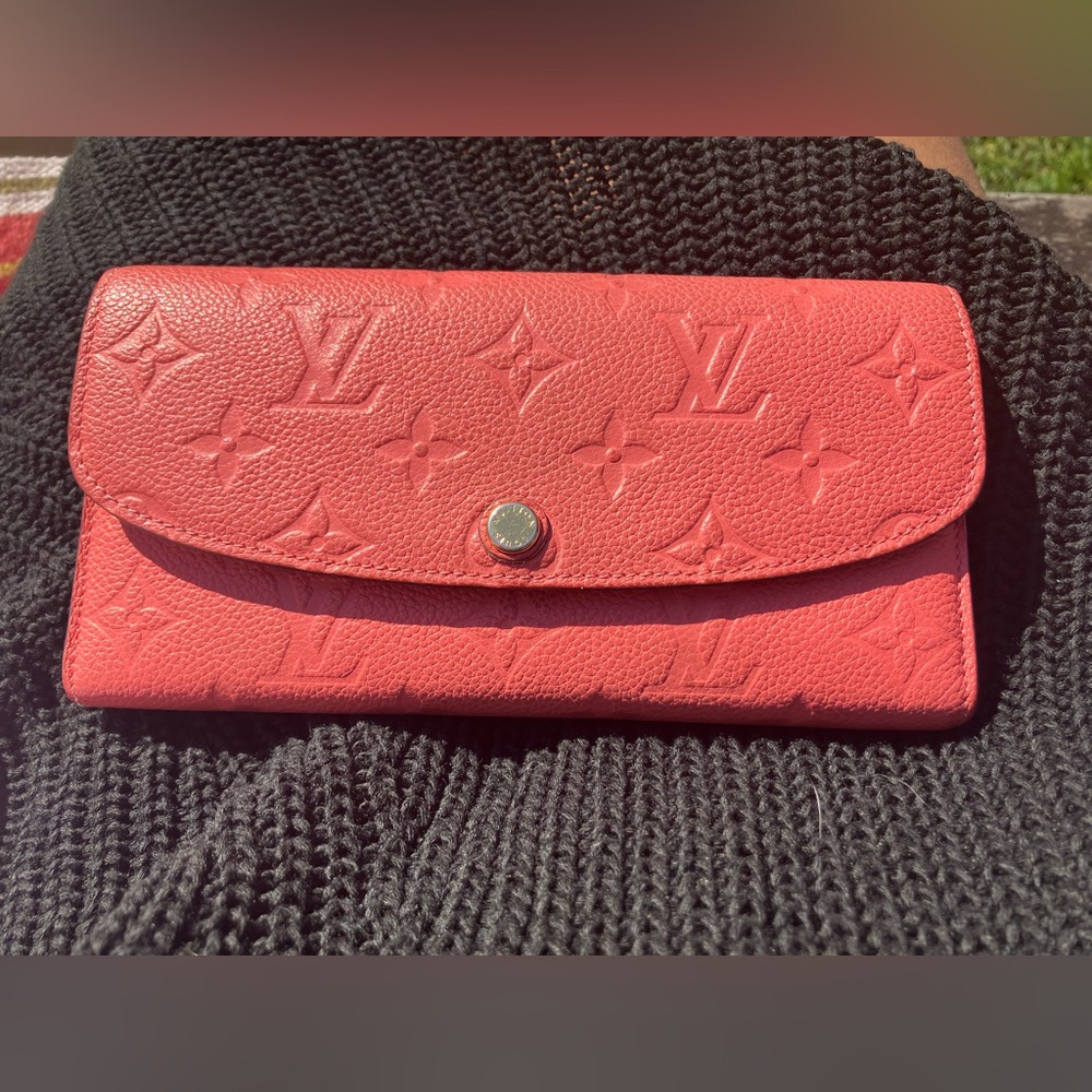 🔥SALE! Louis Vuitton Emelie Wallet-  great condition!